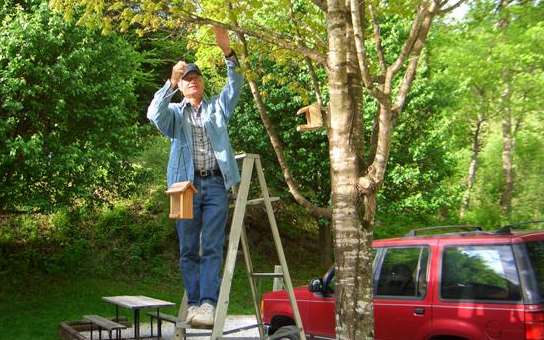 Bet it won't take our feathered friends long to migrate to Carole and Roscoes feeders