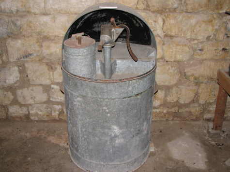 Kerosene dispenser