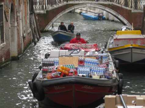 Delivery boat