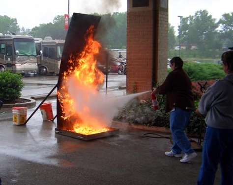 Leaarning how to use a fire extinguisher