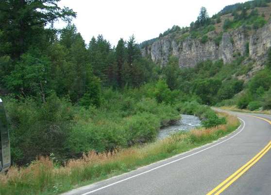 Relaxing drive through a picture perfect setting